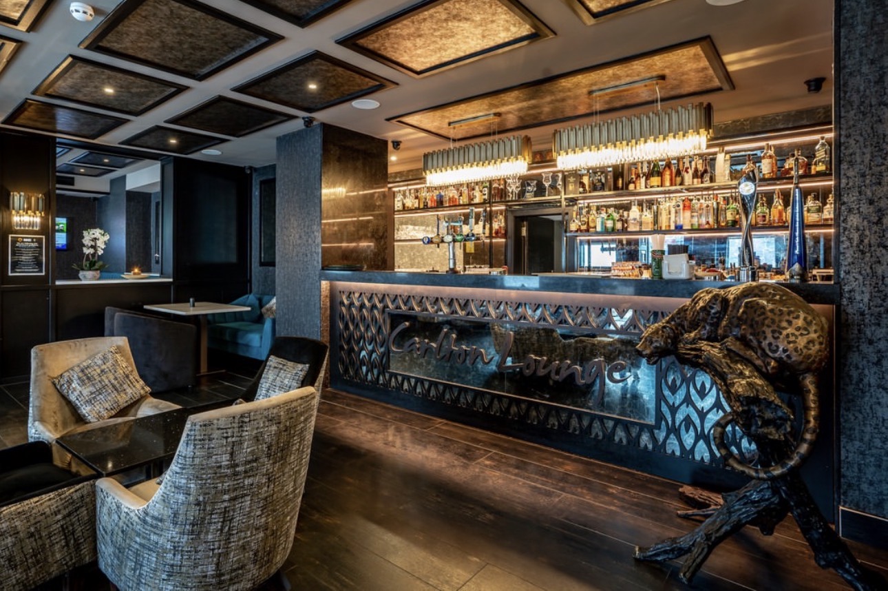 Carlton Lounge Food Indian Restaurant NW9